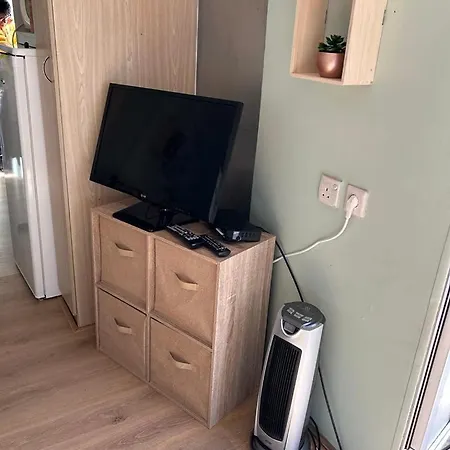 Chez Dom & Oli Gina Park *